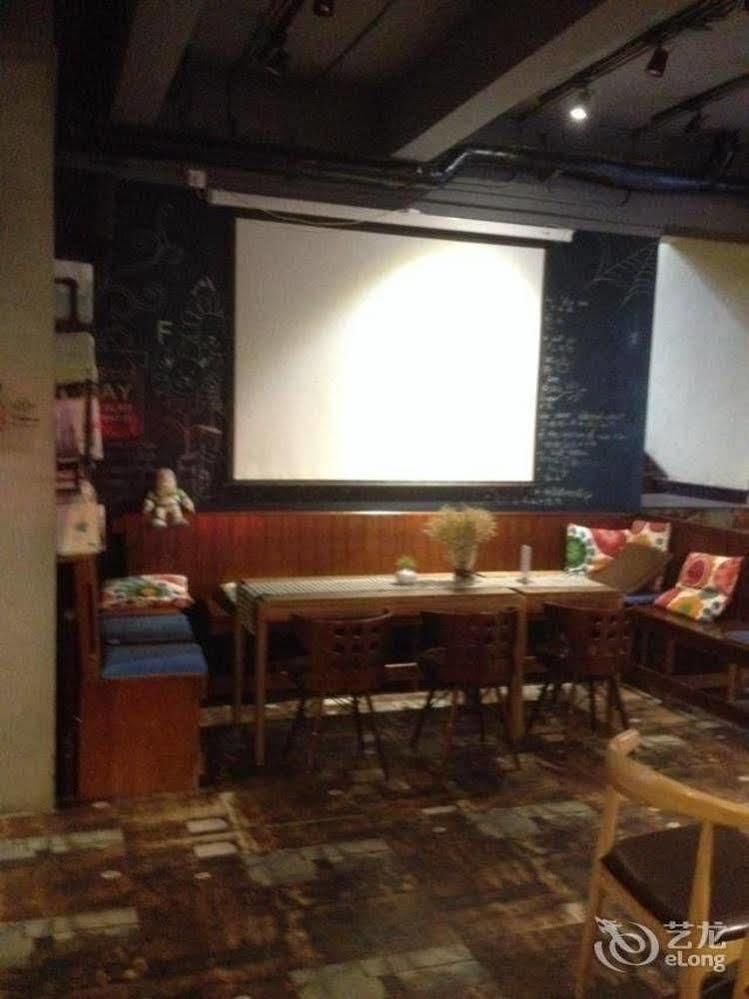 大連市 大連 バズ ライト イヤー ユースホステルホステル エクステリア 写真